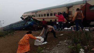 Guwahati Bikaner Express Train accident : एक दूसरे के ऊपर चढ़कर पुर्जे-पुर्जे हो गईं बोगियां...देखें तस्वीरें