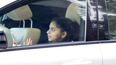 शाहरुख खान की बेटी Suhana Khan लौटीं मुंबई, पैपराजी के कैमरे में कैद हुए कुछ इस तरह सेलेब्स