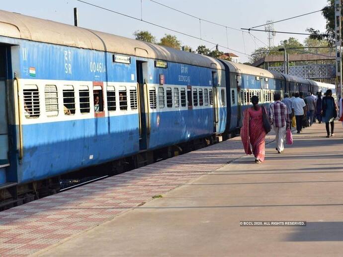 यात्रीगण कृपया ध्यान दें: Indian Railways ने 10 फरवरी तक रद्द की कई ट्रेनें, यहां देखें पूरी लिस्ट