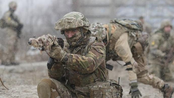 Russia Ukraine Crisis: यूक्रेन की रक्षा के लिए ब्रिटेन ने भेजा एंटी टैंक मिसाइल, ट्रेनिंग देने जाएंगे सैनिक