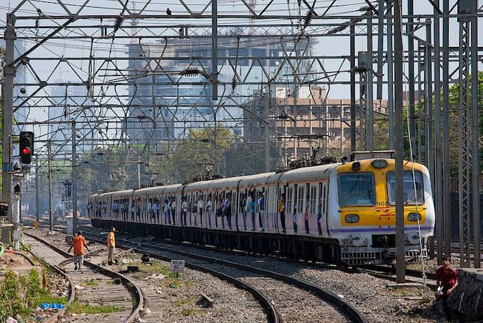 Budget 2022 : एक्सीडेंट से टेंशन फ्री दौड़ेंगी ट्रेनें, कवच तकनीक से 2 हजार किमी रेल नेटवर्क होगा सेफ