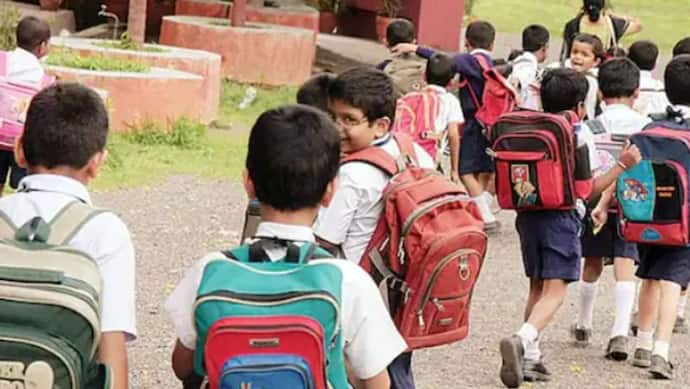 थर्ड वेव के बीच मुंबई में आज से खुले स्कूल: उद्धव ठाकरे सरकार ने जारी की है इसके लिए नई गाइडलाइन