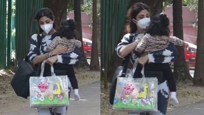 गोद में बेटी और दो-दो बैग लिए हैरान-परेशान दिखी Shilpa Shetty, बिखरे बाल और घर के कपड़ों में यहां आई नजर