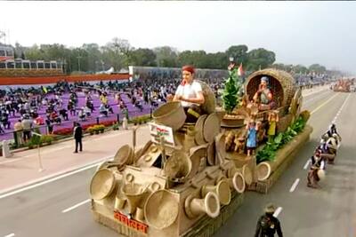 Republic Day 2022 Tableau: রাজপথে চিত্তাকর্ষক ট্যাবলো প্রদর্শনী, দেখুন ছবিতে ছবিতে