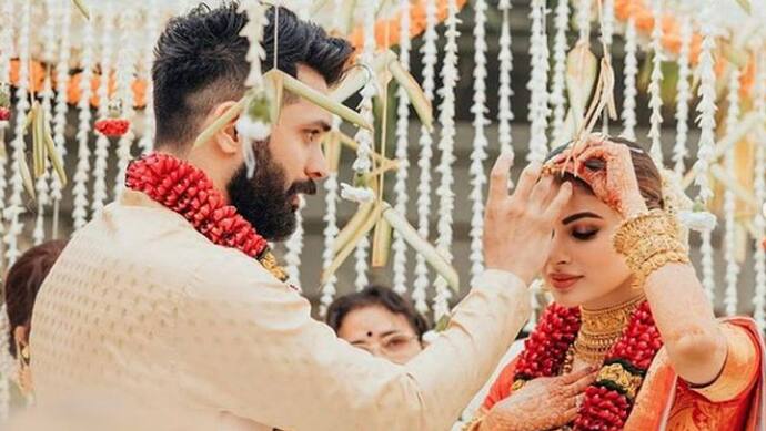 Mouni Roy Suraj Nambiar Wedding: इस दिन होगी पूल पार्टी और रिसेप्शन, मौनी रॉय के दोस्त धमाका करने को तैयार