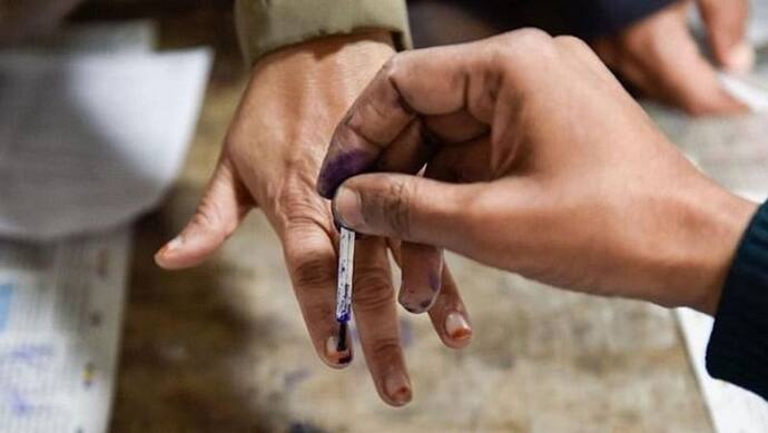 यूपी चुनाव में FIR दर्ज कराने के दिए निर्देश, रिश्वत लेने व देने वालों पर होगी सख्त कार्रवाई