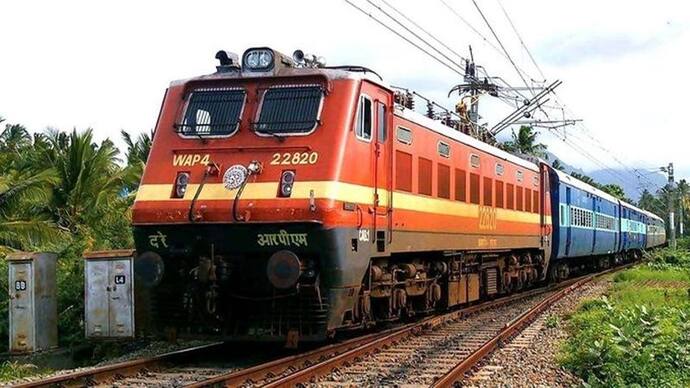 Railway Budget 2022: বড় উপহার পেতে পারে রেল, বন্দে ভারত নিয়ে কী ঘোষণা করতে চলেছেন অর্থমন্ত্রী