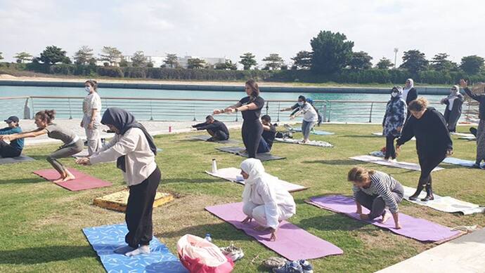 Yoga in Saudi : सऊदी अरब में पहले योग फेस्टिवल का आयोजन, एक हजार से अधिक लोगों ने हिस्सा लिया