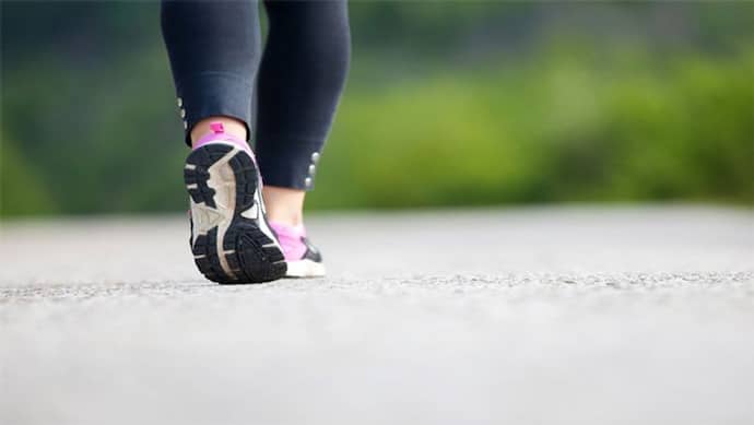 Health Tips: क्या वाकई स्वस्थ रहने के लिए दिनभर में जरूरी है 10 हजार कदम चलना? जानें क्या कहते हैं एक्सपर्ट