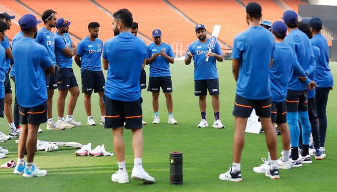 India Vs West Indies 1st ODI: भारतीय क्रिकेट टीम ने लता मंगेशकर को दी श्रद्धांजलि