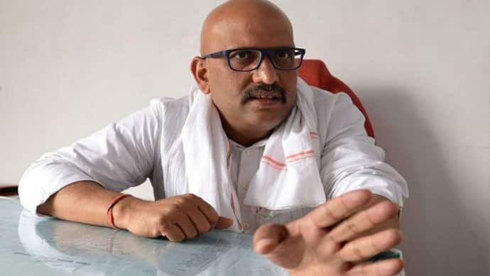 UP Chunav 2022: चुनाव आयोग की बड़ी कार्रवाई, कांग्रेस प्रत्याशी अजय राय के प्रचार पर लगाया बैन