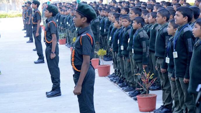 देशभर में शुरू हो रहे 100 सैनिक स्कूलों में ई-काउंसिलिंग के जरिये होंगे एडमिशन, जानिए पूरी प्रक्रिया