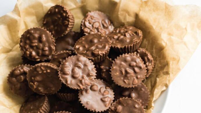 Chocolate Day 2022: बाजार की महंगी चॉकलेट छोड़ इस बार अपने पार्टनर को खिलाएं अपने हाथों से बनी Hazelnut Candy