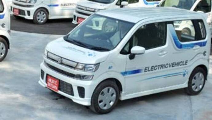 Maruti Suzuki अपनी सभी कारों का पेश करेगी इलेक्ट्रिक वेरिएंट ! Hyundai, Tata से होगा मुकाबला