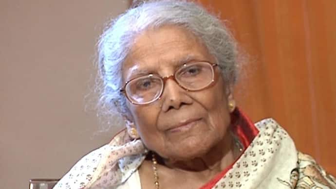 Lata Mangeshkar के बाद अब बंगाली सिंगर Sandhya Mukherjee का निधन, राजकीय सम्मान के साथ होगा अंतिम संस्कार