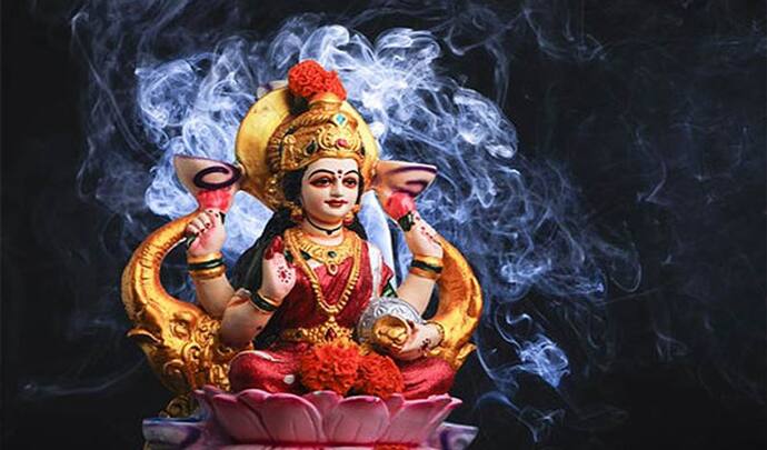 Maghi Purnima 2022: धन लाभ के लिए आज शाम को करें देवी लक्ष्मी की पूजा, रात 12 बजे यहां लगाए 1 दीपक