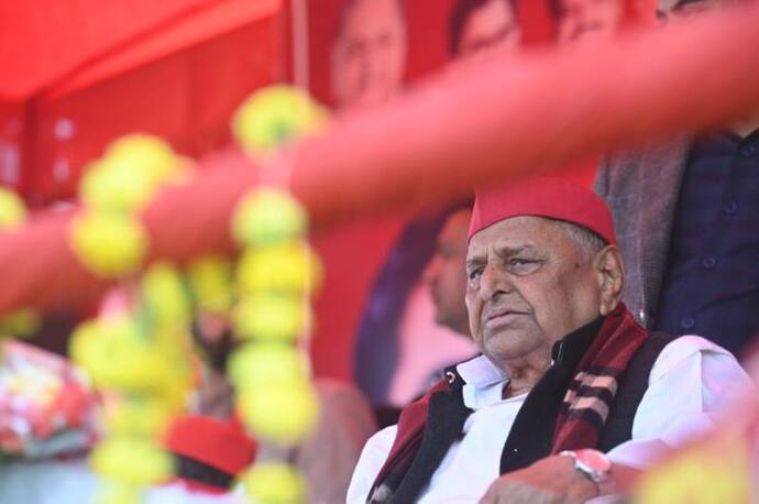 यूपी चुनाव में नेता मुलायम सिंह यादव ने पहली जनसभा को किया संबोधित, कहा- समाजवादी पार्टी जो कहती वो करती है