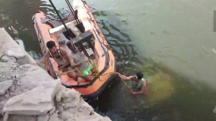 राजस्थान में बड़ा हादसा: चंबल नदी में गिरी कार, दूल्हे समेत 9 बारातियों की मौत, एक ही परिवार के थे सभी