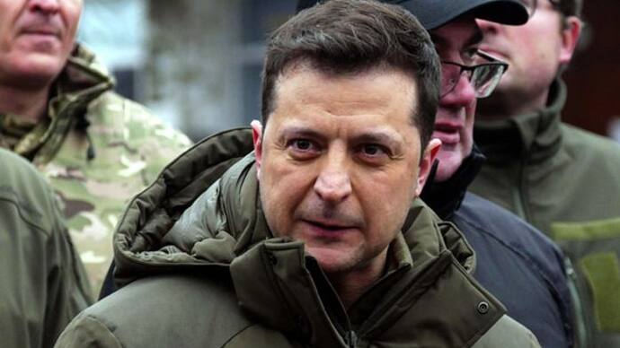 Ukrainian President Volodymyr Zelensky says wont lay down weapons story of brave Ukrainian president