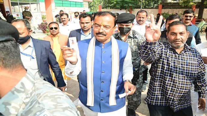 डिप्टी CM केशव प्रसाद मौर्य ने ज्वाला देवी विद्यालय पहुंचकर किया यूपी चुनाव में मतदान, लोगों से की ये अपील