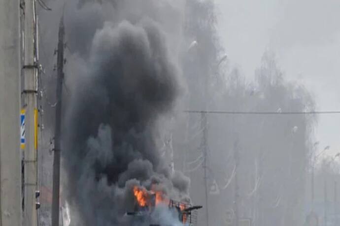 रूस के पास के फादर ऑफ ऑल बम, एक विस्फोट से जलकर खाक हो जाता है 300 मीटर का इलाका