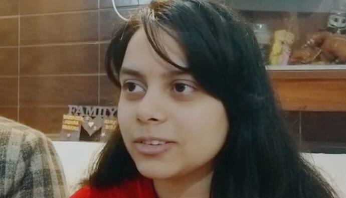 यूक्रेन से लौटी चंडीगढ़ की बेटी: साइना ने बताया कैसे भारत का तिरंगा पाकिस्तानी छात्रों के लिए बना सुरक्षा कवच