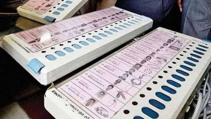 UP Election 2022: जौनपुर के ईवीएम में कप-प्लेट के बटन पर लगाया फेवीक्विक, लोगों ले मचाया हल्ला