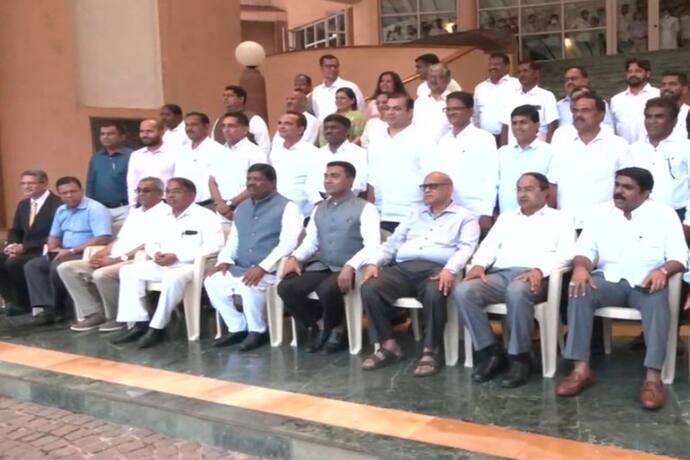 गोवा में विधायकों का शपथ ग्रहण : लेकिन विधानसभा के इतिहास में पहली बार वो हुआ जो अब तक नहीं देखा होगा