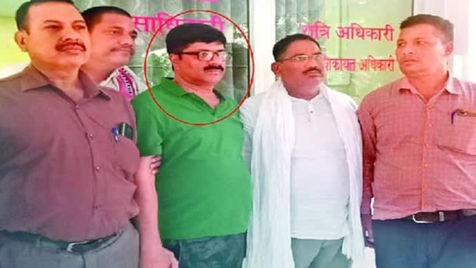 रिश्वत लेते रंगे हाथ पकड़ा गया चौकी प्रभारी,  एंटी करप्शन टीम ने किया गिरफ्तार
