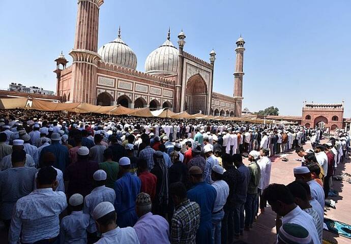 जामा मस्जिद का मुख्य गुंबद का अंतिम हिस्सा टूटा, शाही इमाम बुखारी ने बताई पूरी कहानी