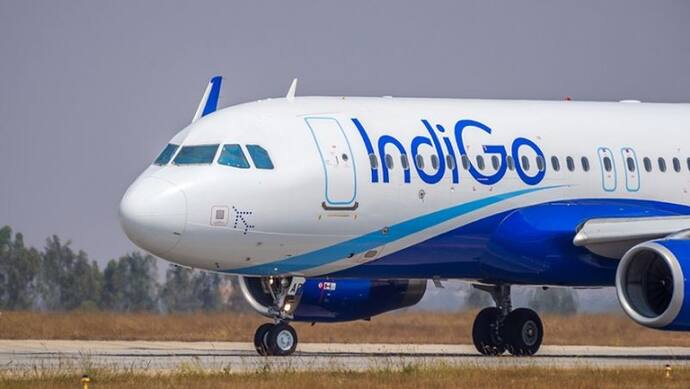 नागपुर हवाई अड्डे पर इंडिगो के विमान की इमरजेंसी लैंडिंग, प्लेन से निकलने लगा था धुआं