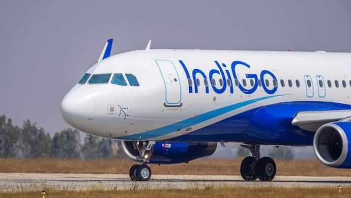 इमरजेंसी फ्रिक्वेंसी पर IndiGo के पायलटों ने वेतन बहाली को लेकर कहे अपशब्द, खोना पड़ सकता है लाइसेंस