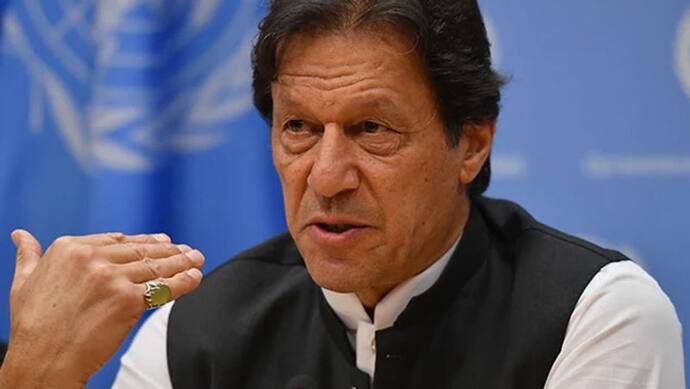 पाकिस्तान में राजनीति संकट: इमरान खान बोले-'मैं आखिरी गेंद तक लड़ता रहूंगा', विपक्ष बोला-देश से भाग सकते हैं