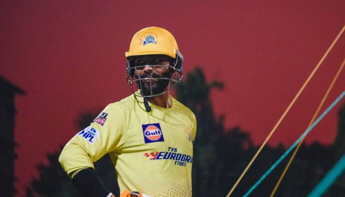 चेन्नई सुपर किंग्स के ऑलराउंडर रवींद्र जडेजा चोट के कारण आईपीएल 2022 से बाहर