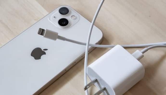 Apple यूजर के लिए अच्छी खबर ! अब एक साथ कई डिवाइस को कर पाएंगे चार्ज, जल्द आ रहा नया चार्जर 