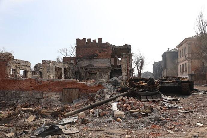 यूक्रेन के मारियुपोल शहर पर हमले में रासायनिक हथियारों का इस्तेमाल, ब्रिटेन ने शुरू की जांच, दी चेतावनी