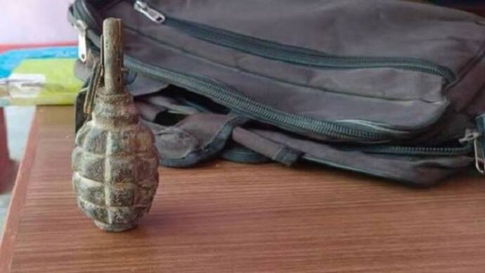 गाजीपुर में कोतवाली से महज 500 मीटर दूर तालाब में मिला हैंड ग्रेनेड, बम निरोधक दस्ते को भी दी गई सूचना 