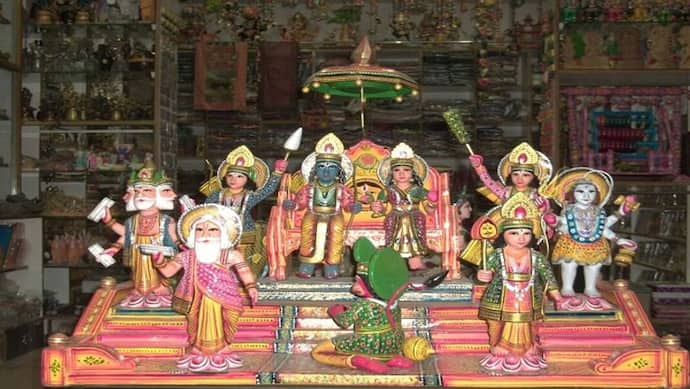 Inside Story: बाबा विश्वनाथ की नगरी काशी में लकड़ी पर उकेरी 'राम दरबार' की पूरे देश में बढ़ी मांग, जानिए वजह
