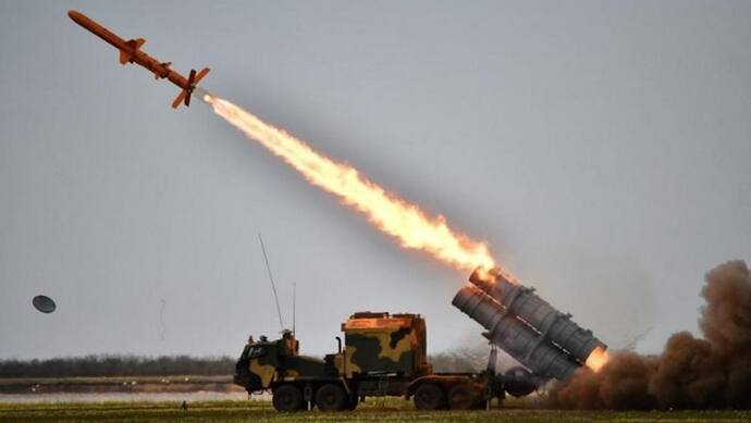 यूक्रेन ने इस मिसाइल से हमला कर रूसी युद्धपोत 'मोस्कवा' को काला सागर में डुबाया, जानें इसकी खासियत