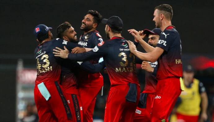 IPL 2022, RCB vs DC: कार्तिक-मैक्सवेल की बल्लेबाजी से जीता बेंगलुरू, वार्नर की आतिशी पारी दिल्ली के काम न आई