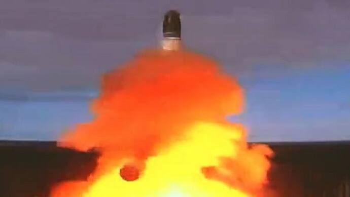 रूस ने किया नई मिसाइल का टेस्ट, राष्ट्रपति व्लादिमीर पुतिन ने कहा- धरती पर किसी भी टारगेट को कर सकता है नष्ट