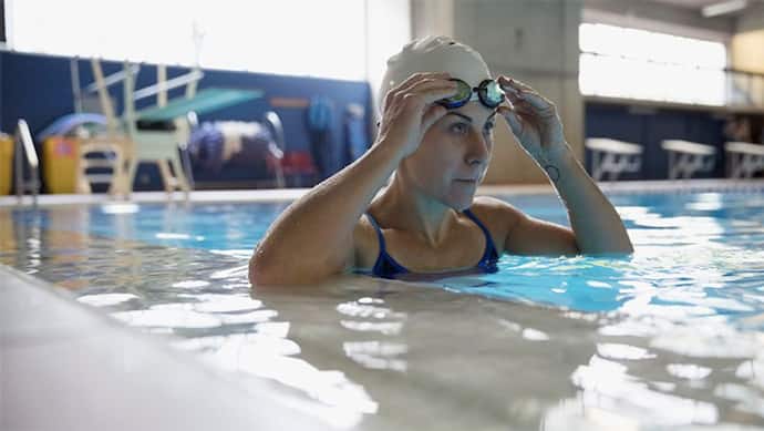 Swimming Tips: स्विमिंग शुरू करने से पहले ध्यान रखें ये 5 जरूरी चीजें, नहीं तो हो सकता है बड़ा नुकसान