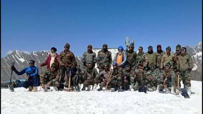 उत्तराखंड: बर्फ हटाकर रास्ता साफ करने में जुटी सेना, 22 मई को खुलेंगे हेमकुंड साहिब के कपाट 
