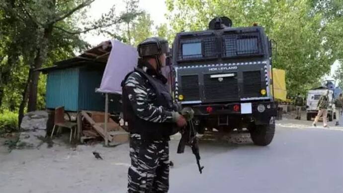जम्मू-कश्मीर के जंगलों में सुरक्षा बलों ने पाकिस्तानी आतंकवादी हंजल्ला को मार गिराया, लाहौर से था संबंध