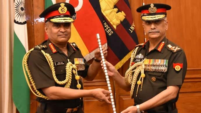 जनरल मनोज पांडे ने सेनाध्यक्ष का पद संभाला, कोर ऑफ इंजीनियर्स के पहले अधिकारी