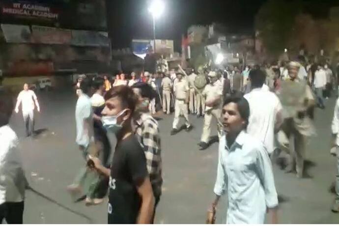 जोधपुर हिंसा : CM अशोक गहलोत की अपील का भी असर नहीं, अब जिंदाबाद के नारे लगे, कई हिरासत में