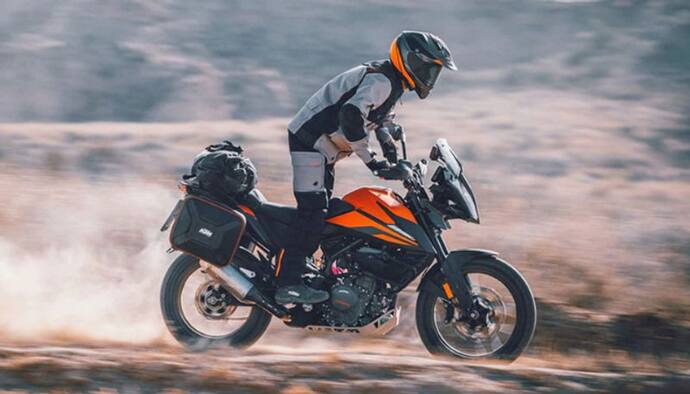 स्ट्रीट और ऑफ-रोड राइडिंग मोड जैसे धाकड़ फीचर्स के साथ इंडिया में लॉन्च हुई 2022 KTM 390 Adventure, देखें कीमत 