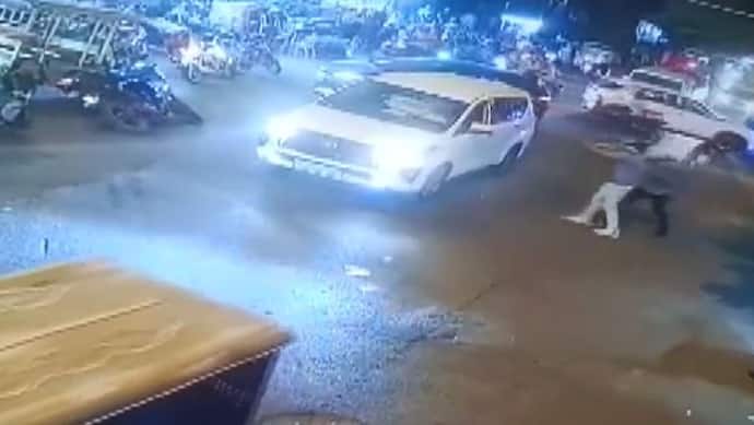 दिल्ली के सुभाष नगर में बीच सड़क पर अपराधियों ने कार पर 15-20 राउंड गोली चलाई, दो घायल