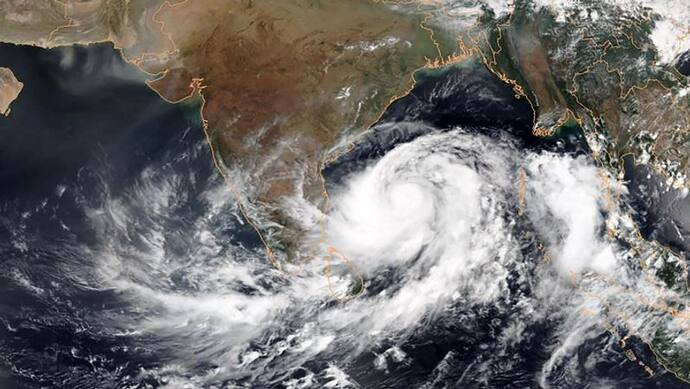 Cyclone Asani: आंध्र प्रदेश और ओडिशा में भारी से बहुत भारी वर्षा की संभावना, विशाखापत्तनम बंदरगाह बंद