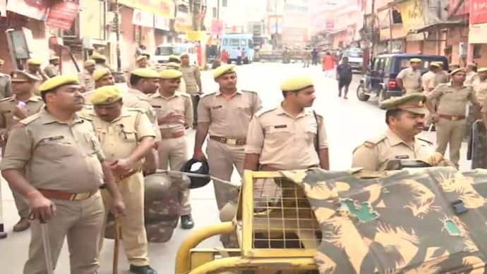 ज्ञानवापी मस्जिद परिसर के अंदर गए कोर्ट कमिश्नर, चप्पे-चप्पे पर भारी पुलिस बल तैनात